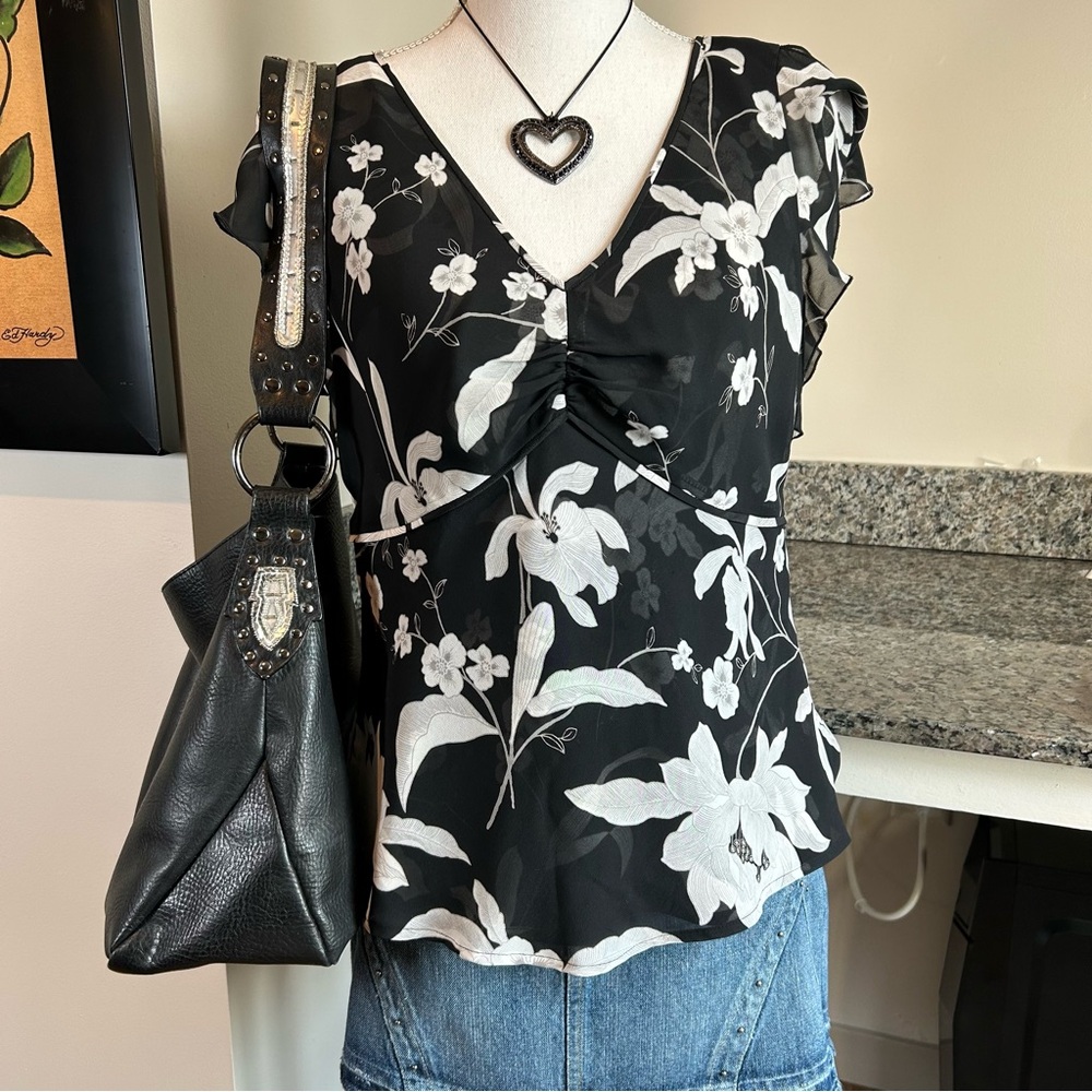 90s Nine & Company size 12 Black Floral Romantic Goth Top